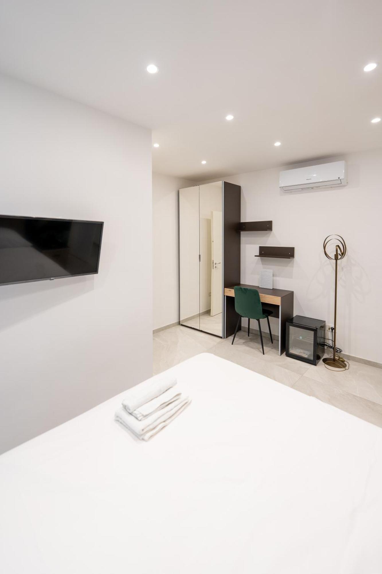 Suites Gaudioso Napoli Center Eksteriør billede
