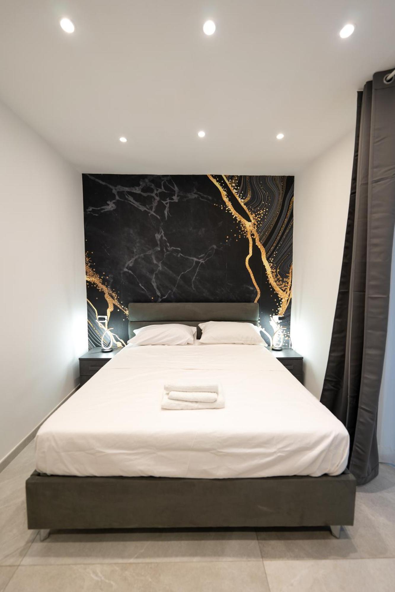 Suites Gaudioso Napoli Center Eksteriør billede