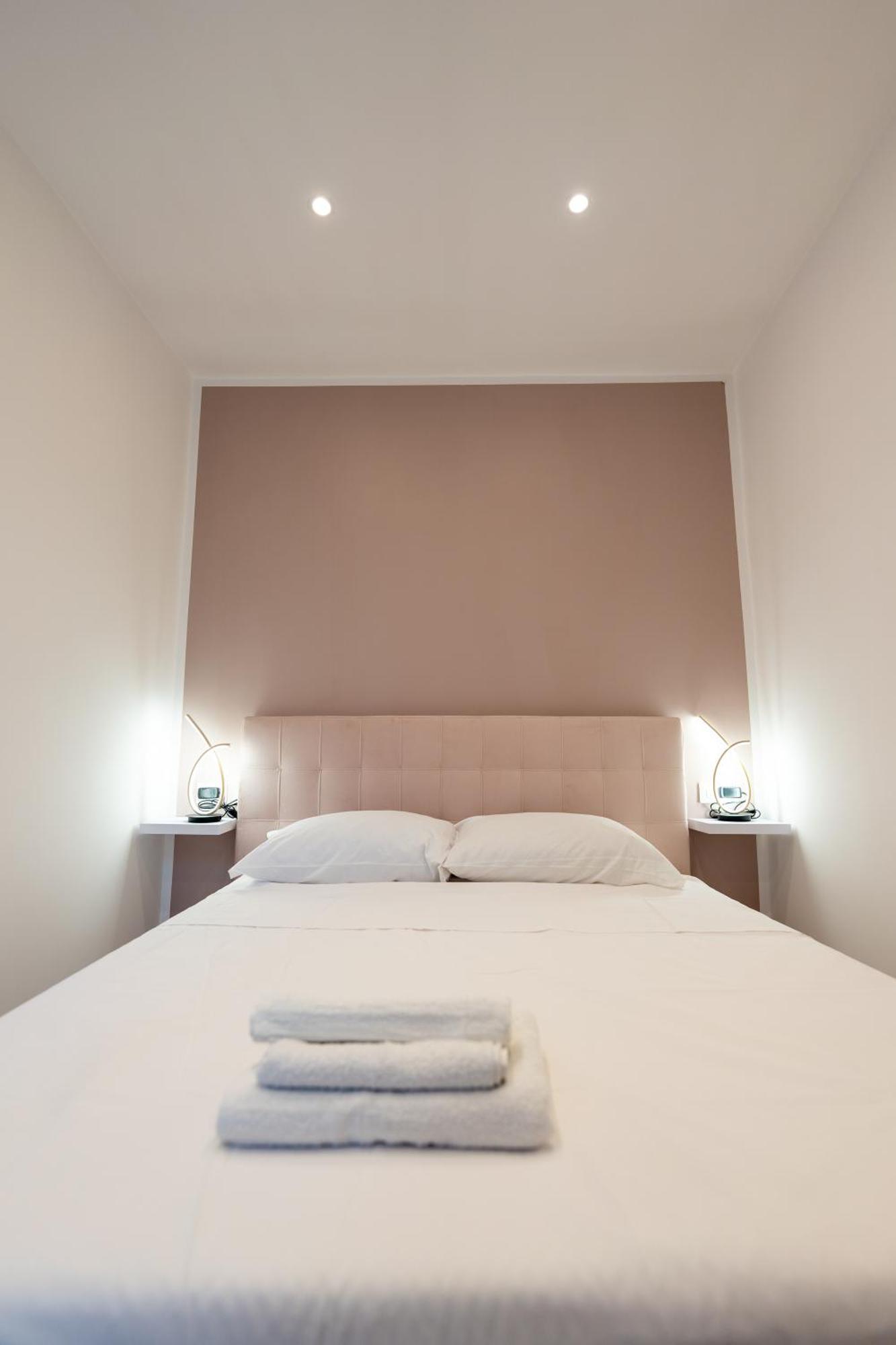 Suites Gaudioso Napoli Center Eksteriør billede