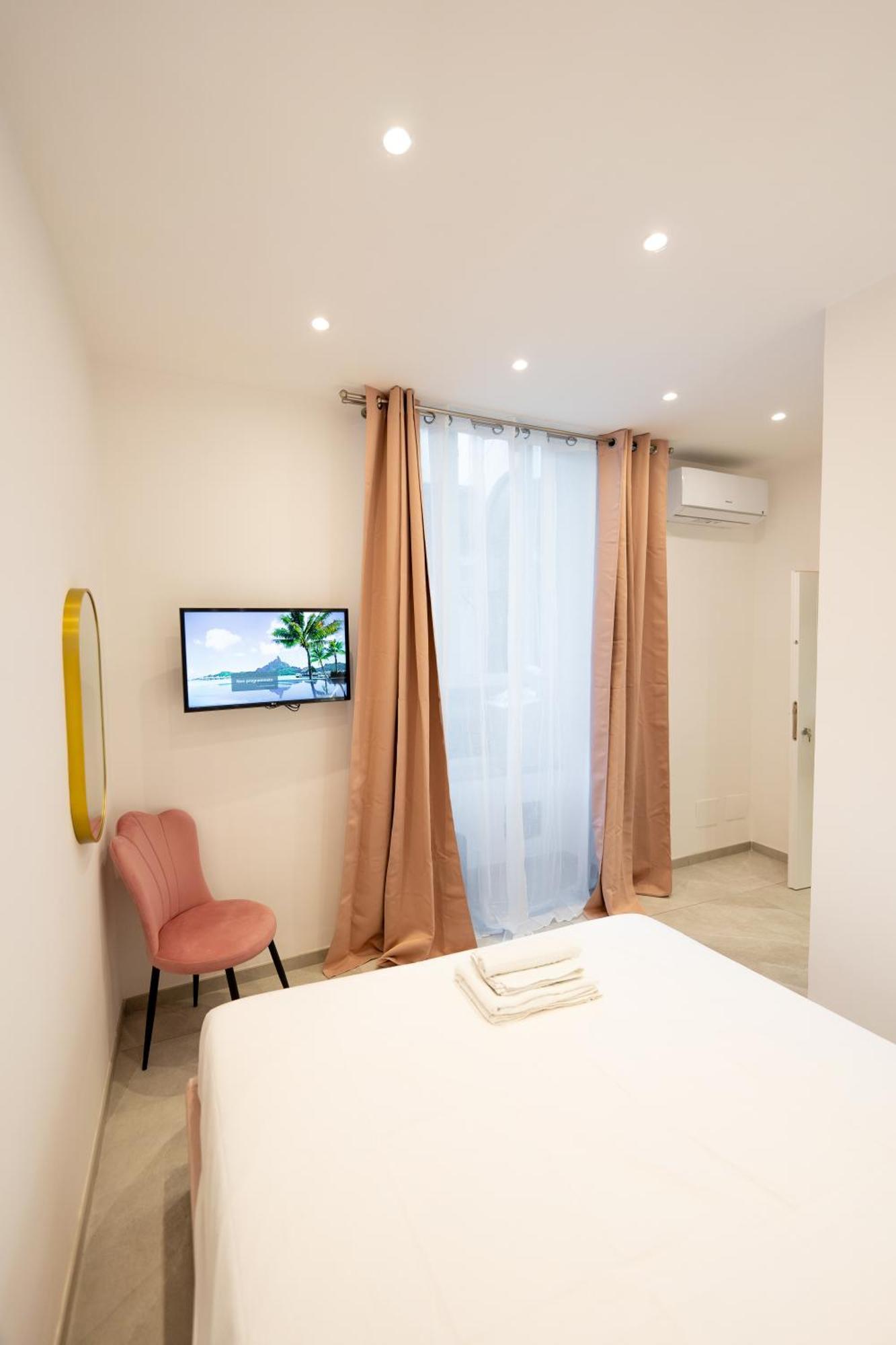 Suites Gaudioso Napoli Center Eksteriør billede