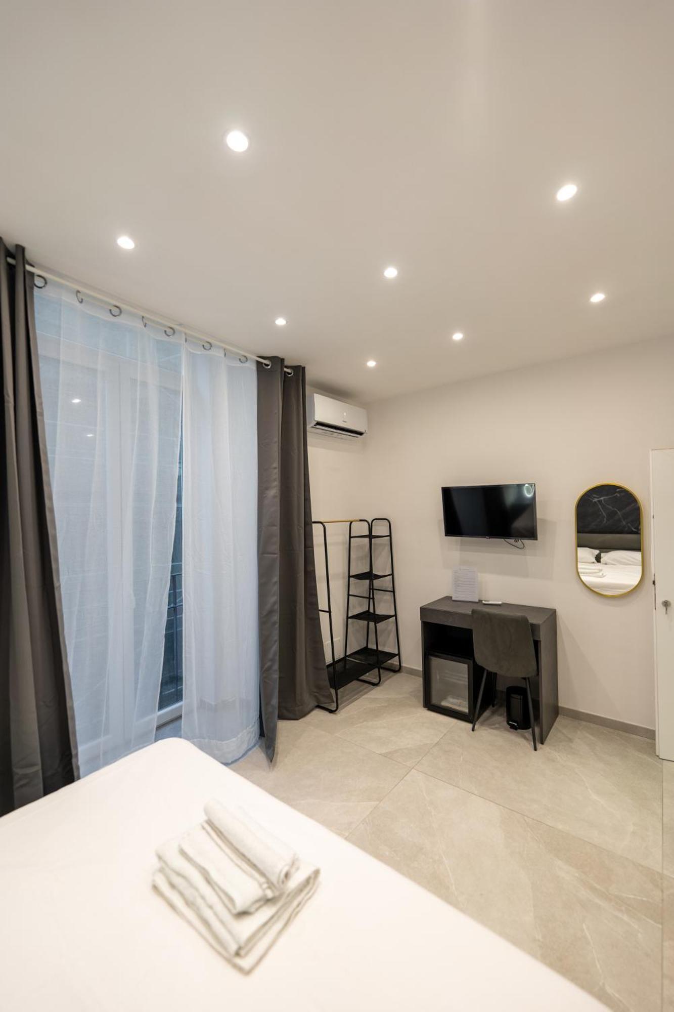 Suites Gaudioso Napoli Center Eksteriør billede