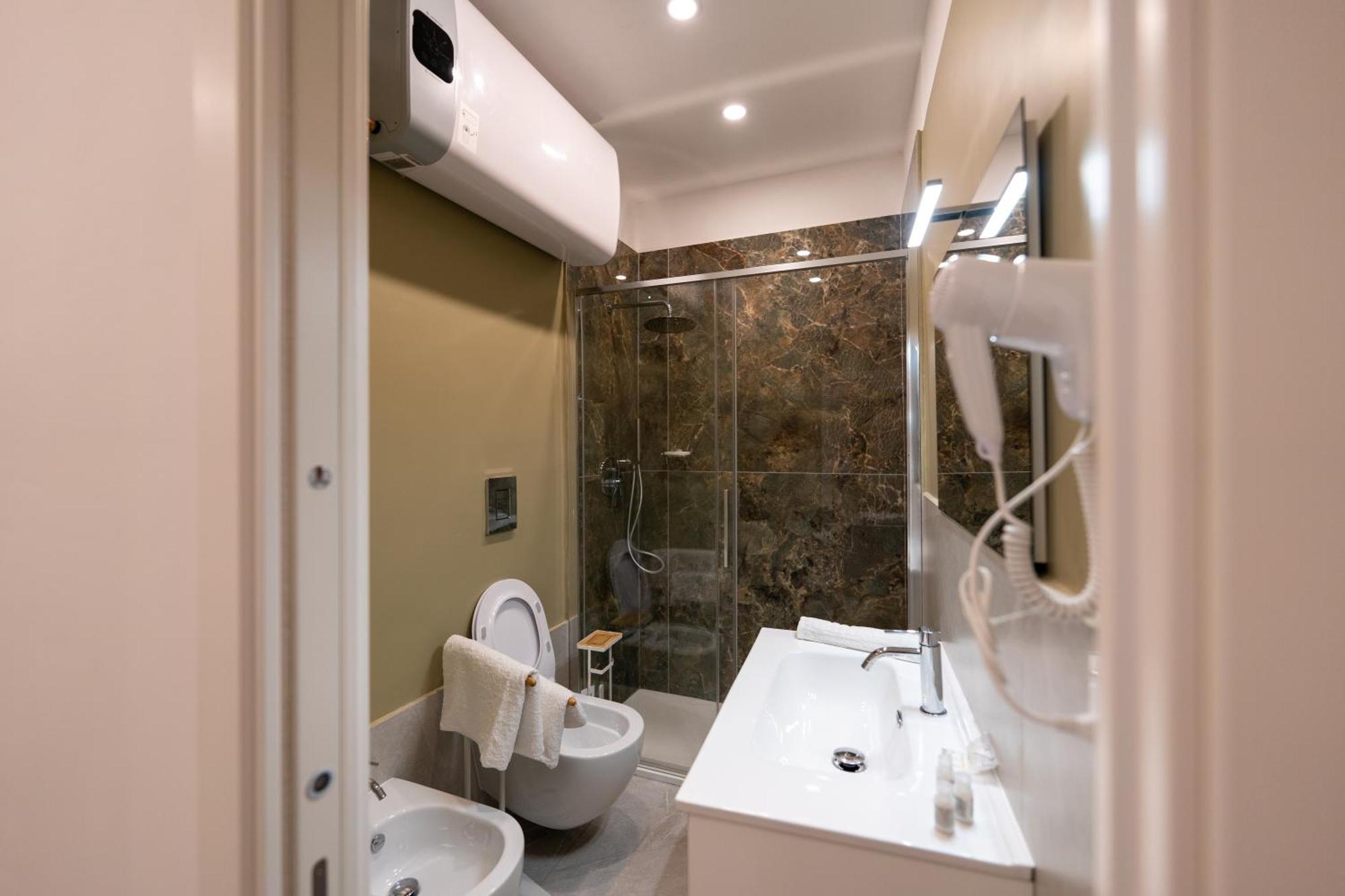 Suites Gaudioso Napoli Center Eksteriør billede